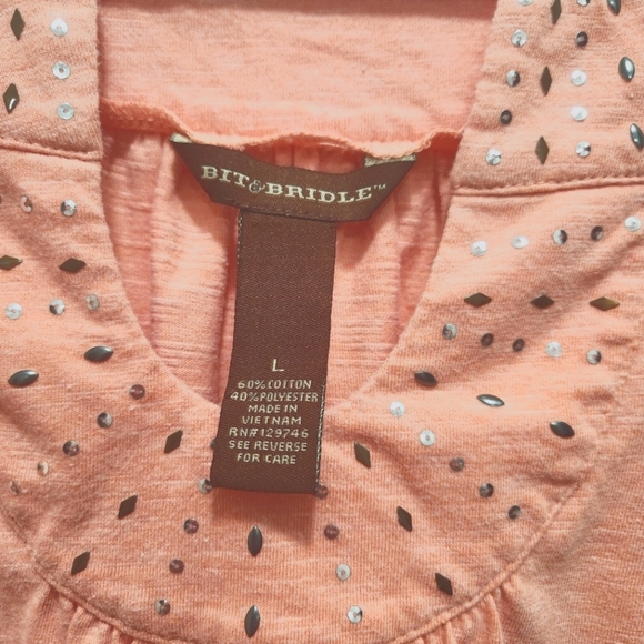 Bit & Bridle Peach Orange Top Metallic Embellished Neckline Sleeveless  Size L - Picture 2 of 3